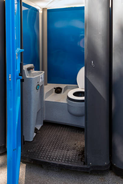Best Portable restroom trailer rental  in Summit, IL